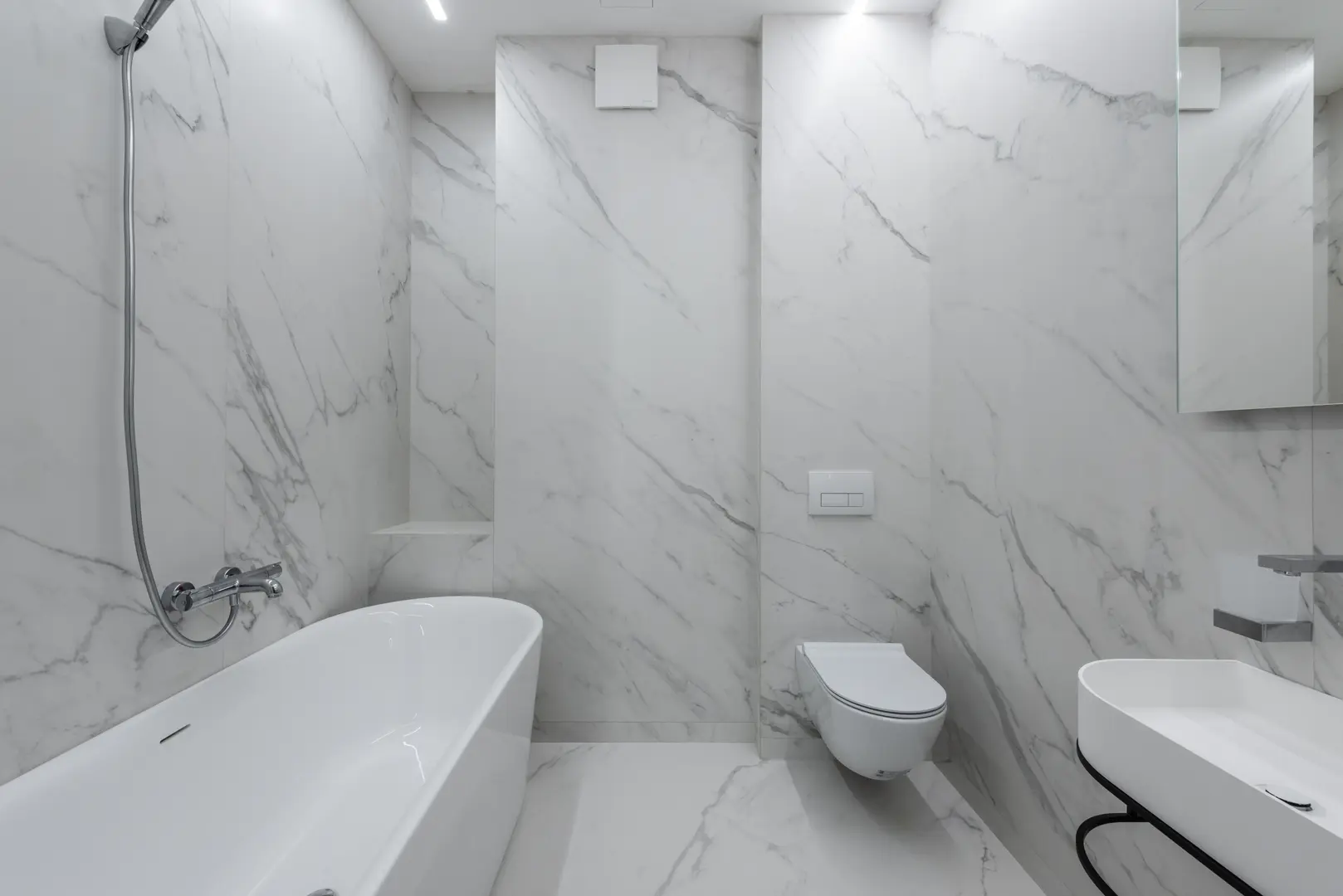 Corner Baths Spotlight: Finding the Right Fit