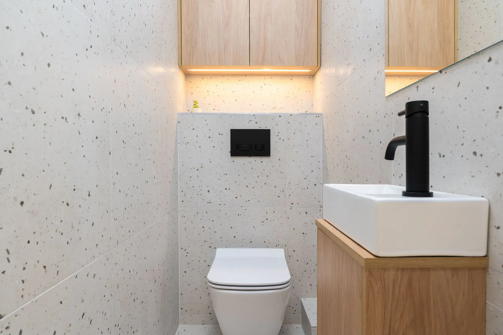 6 Clever Space Saving Bathroom Ideas